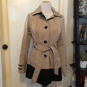 Esprit Spring Tan/Black Short Trench Coat